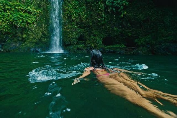 The Perfect Luna: Riannon Swimming in the Silver Mirror Lake